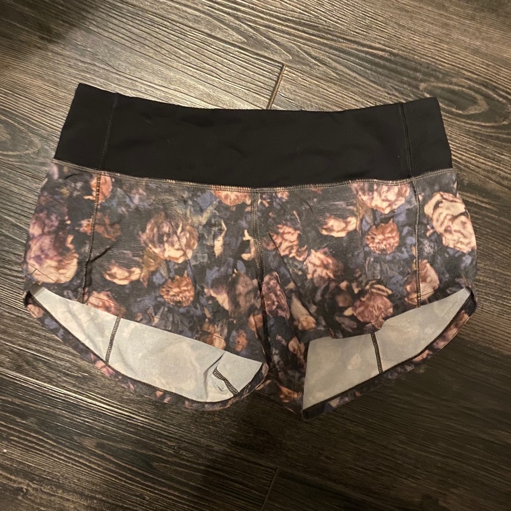 lululemon floral speed up short *2.5”